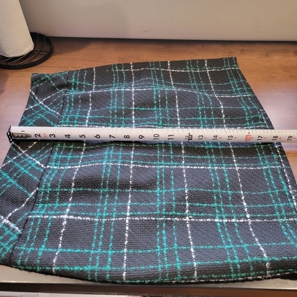 LOFT Green Plaid Skirt - Picture 9 of 12